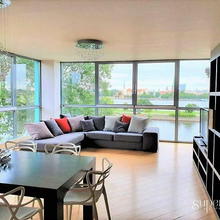 Winwinstay Superior Apartment By River Daugava Riga Exteriör bild