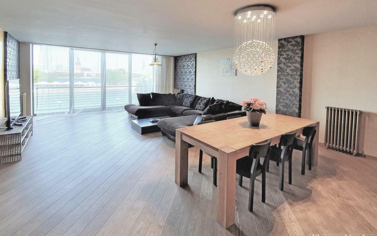 Winwinstay Superior Apartment By River Daugava Riga Exteriör bild